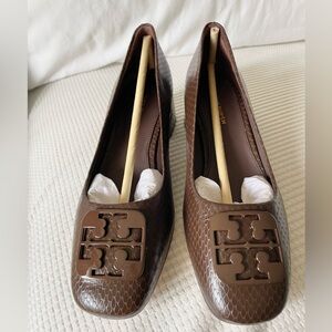 TORY BURCH - Georgia Pump Shiny Snake Chocolate